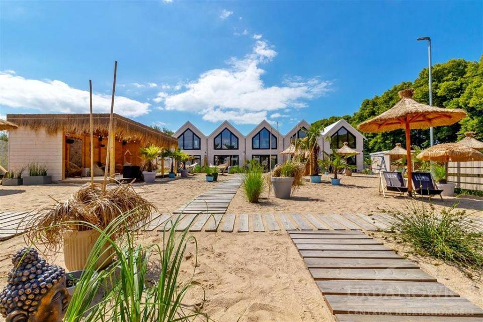 Lulu Holiday Resort Domki Z Podgrzewanym Basenem Mielno  Exteriör bild